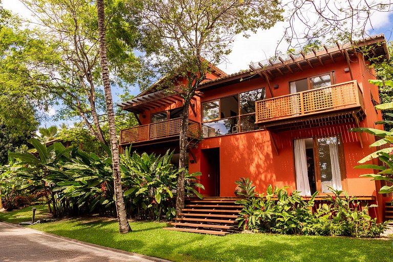 Casa luxo pé na areia no melhor cond. de Arraial