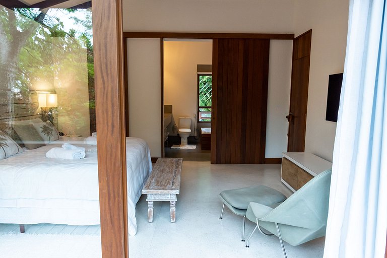 Casa luxo pé na areia no melhor cond. de Arraial