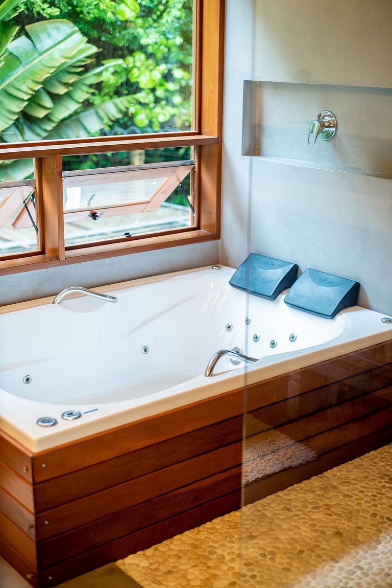 Casa luxo pé na areia no melhor cond. de Arraial