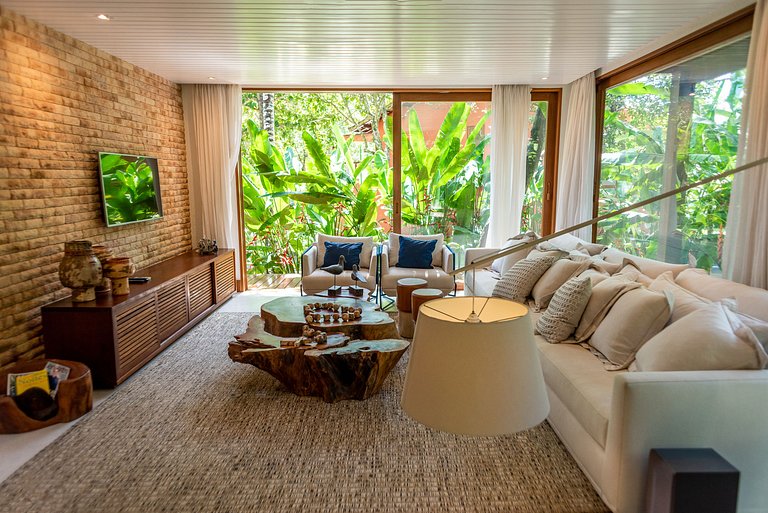 Casa luxo pé na areia no melhor cond. de Arraial