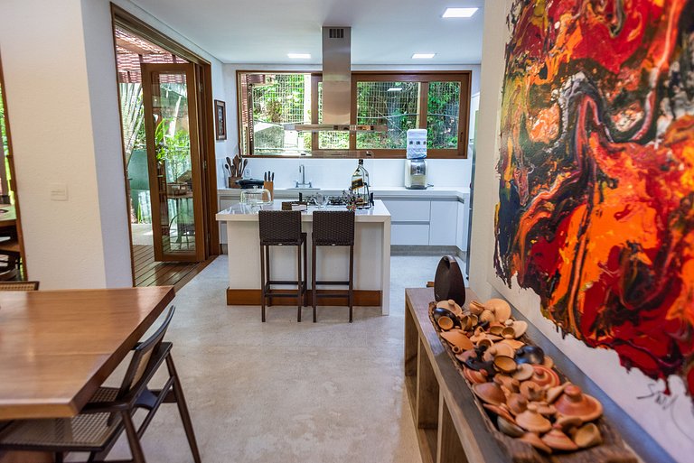 Casa luxo pé na areia no melhor cond. de Arraial