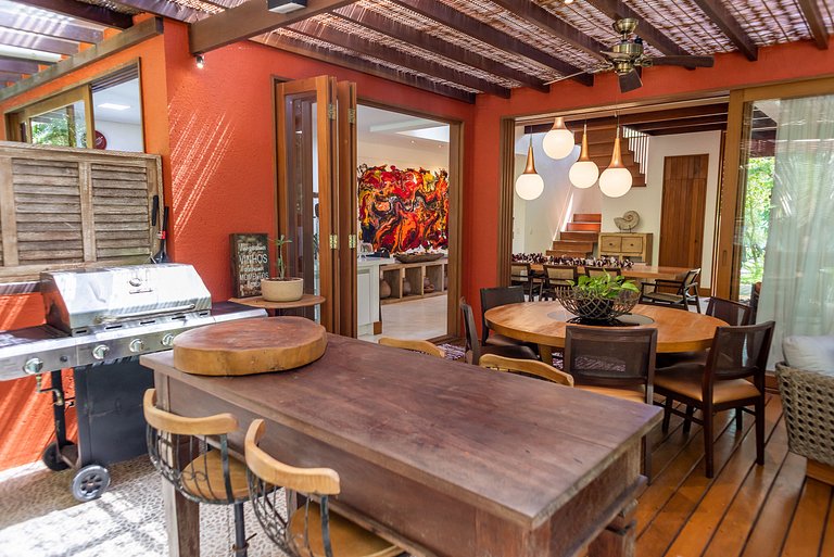 Casa luxo pé na areia no melhor cond. de Arraial