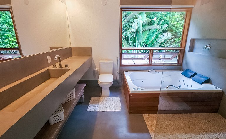 Casa luxo pé na areia no melhor cond. de Arraial