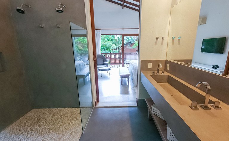 Casa luxo pé na areia no melhor cond. de Arraial