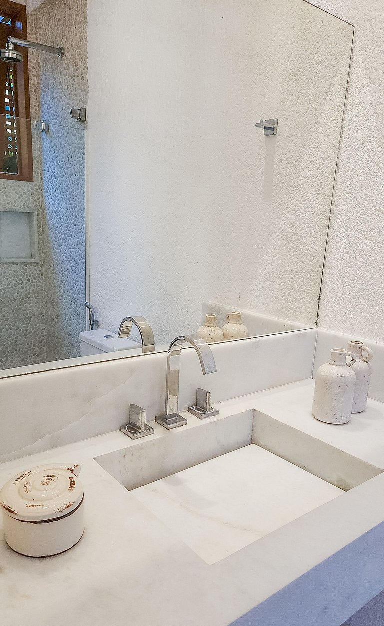 Casa luxo pé na areia no melhor cond. de Arraial