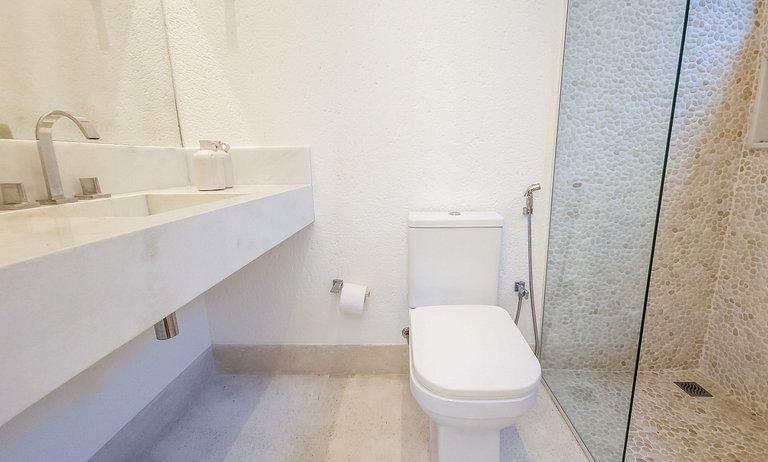 Casa luxo pé na areia no melhor cond. de Arraial
