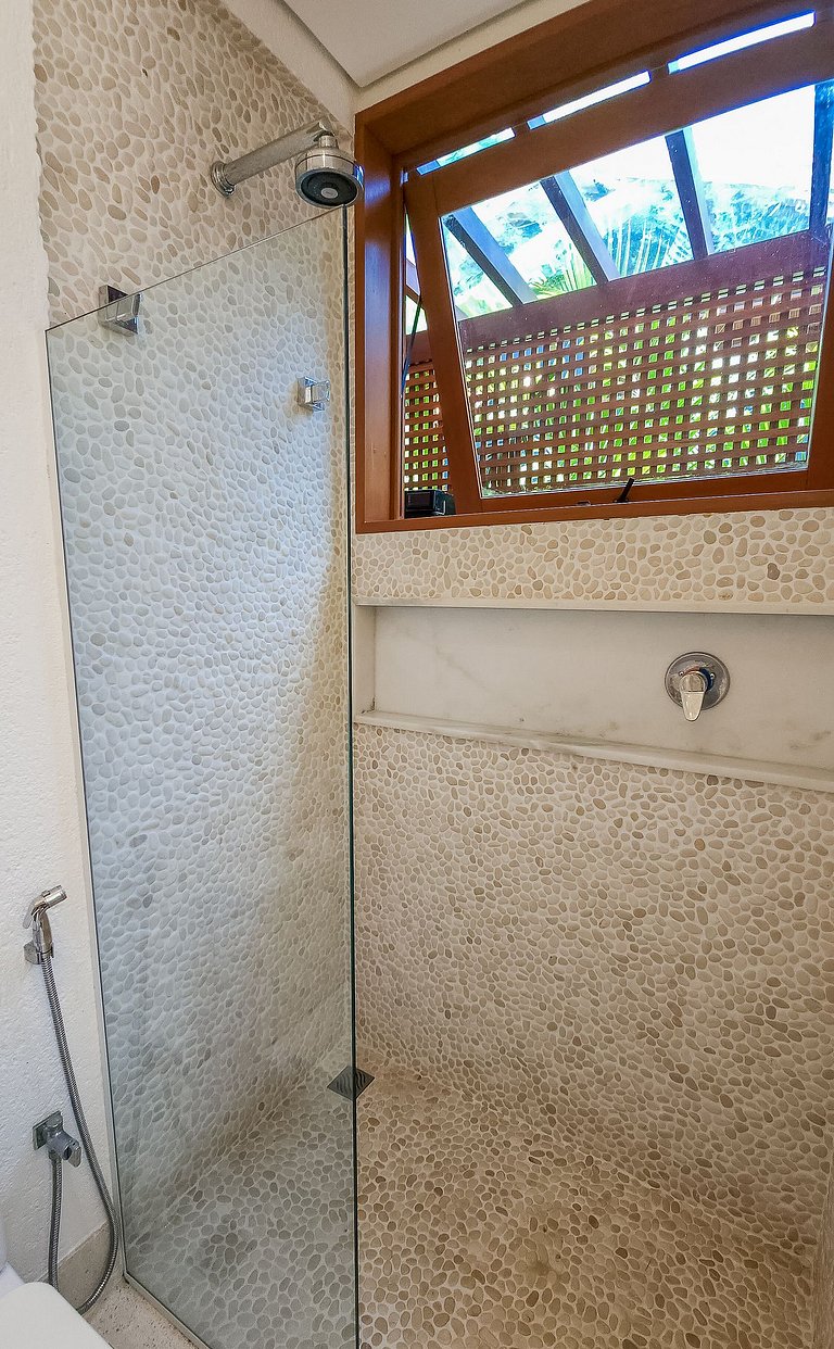 Casa luxo pé na areia no melhor cond. de Arraial