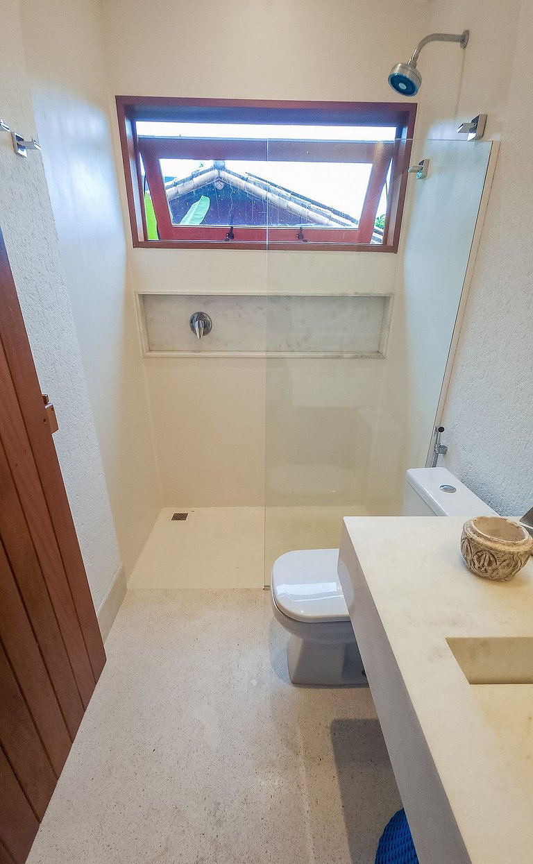 Casa luxo pé na areia no melhor cond. de Arraial
